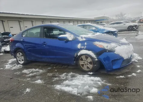 2018 Kia Forte Lx z USA, uszkodzony, nr VIN 3KPFK4A77JE169786